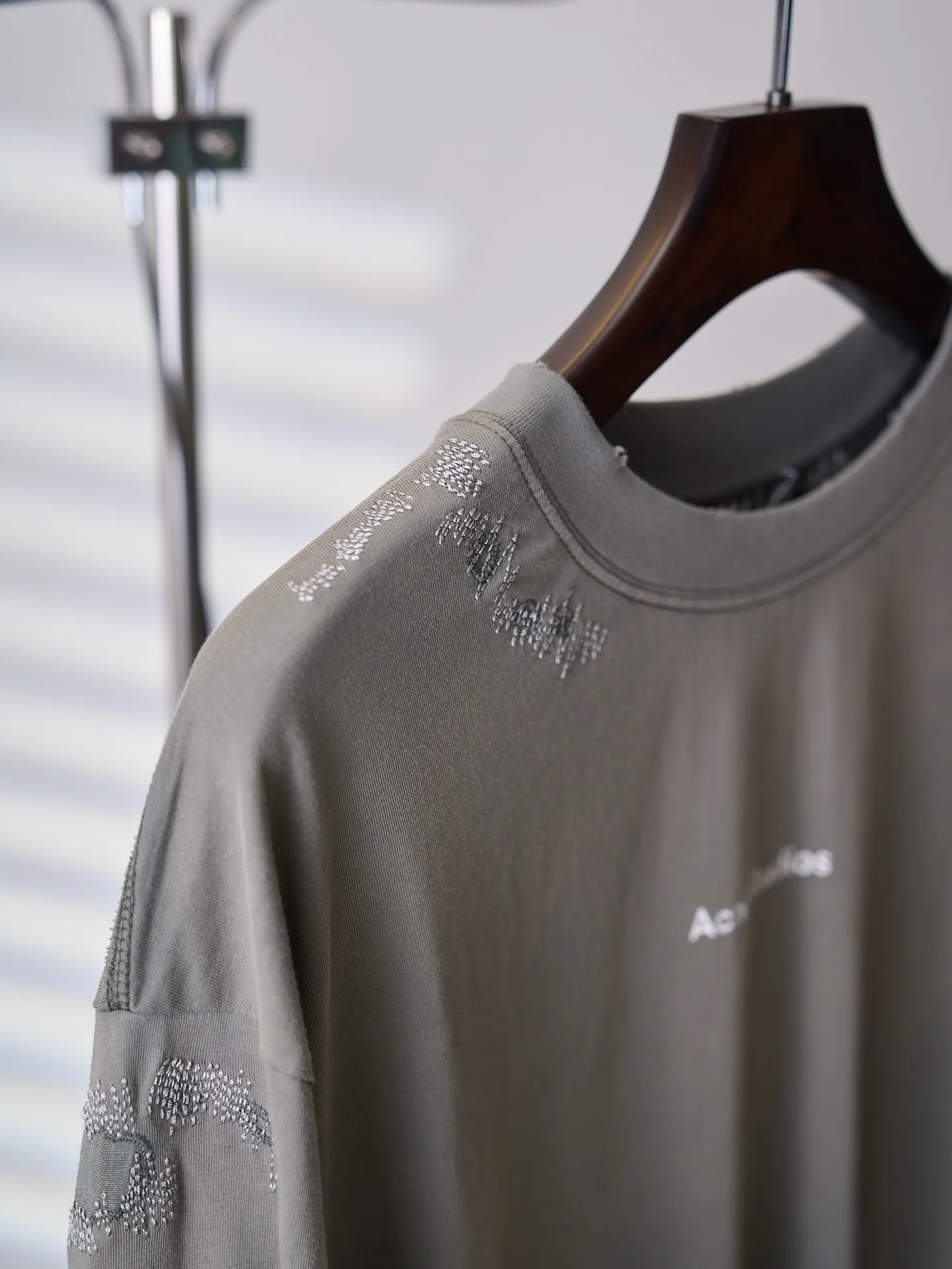 【 】Acne Studios T 【In Stock】XS S M L ：12 G ：32 G T ， ， Retro 。 ， 。 ， ， 。 12 ， ， 。 ， ， 、 。32 ， 。 。 ， 、 ， 。 ， 。 ， ， ， ， ，Wear-Resistant 。 Retro ： ， ， 、 ， 、 ， ， 。